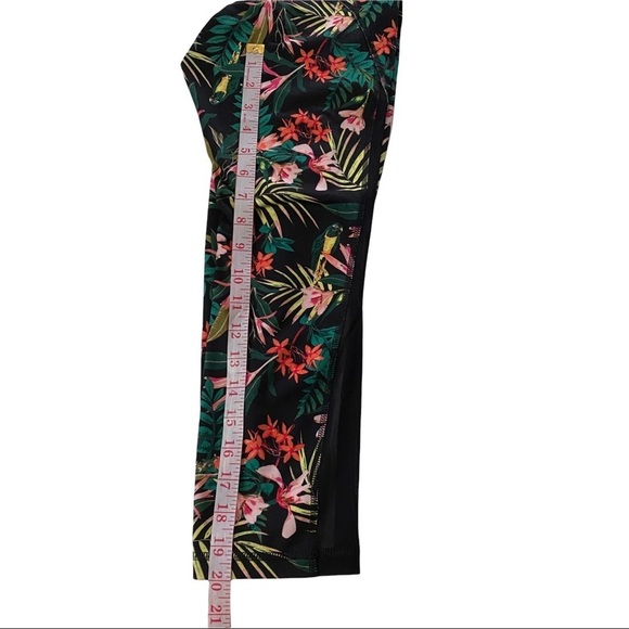 Old Navy Active Tropical Flora & Fauna with Black Side Sheer Mesh Go-Dry Pant XS - Picture 7 of 9